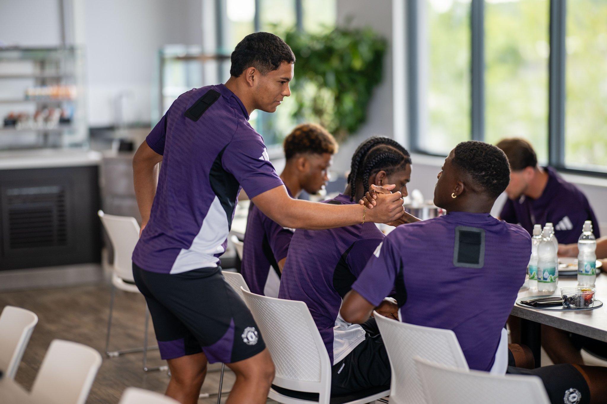 金年会-曼城发布备战花絮，今晚主帅复盘，全明星赛任务艰巨，赛季目标并未改变